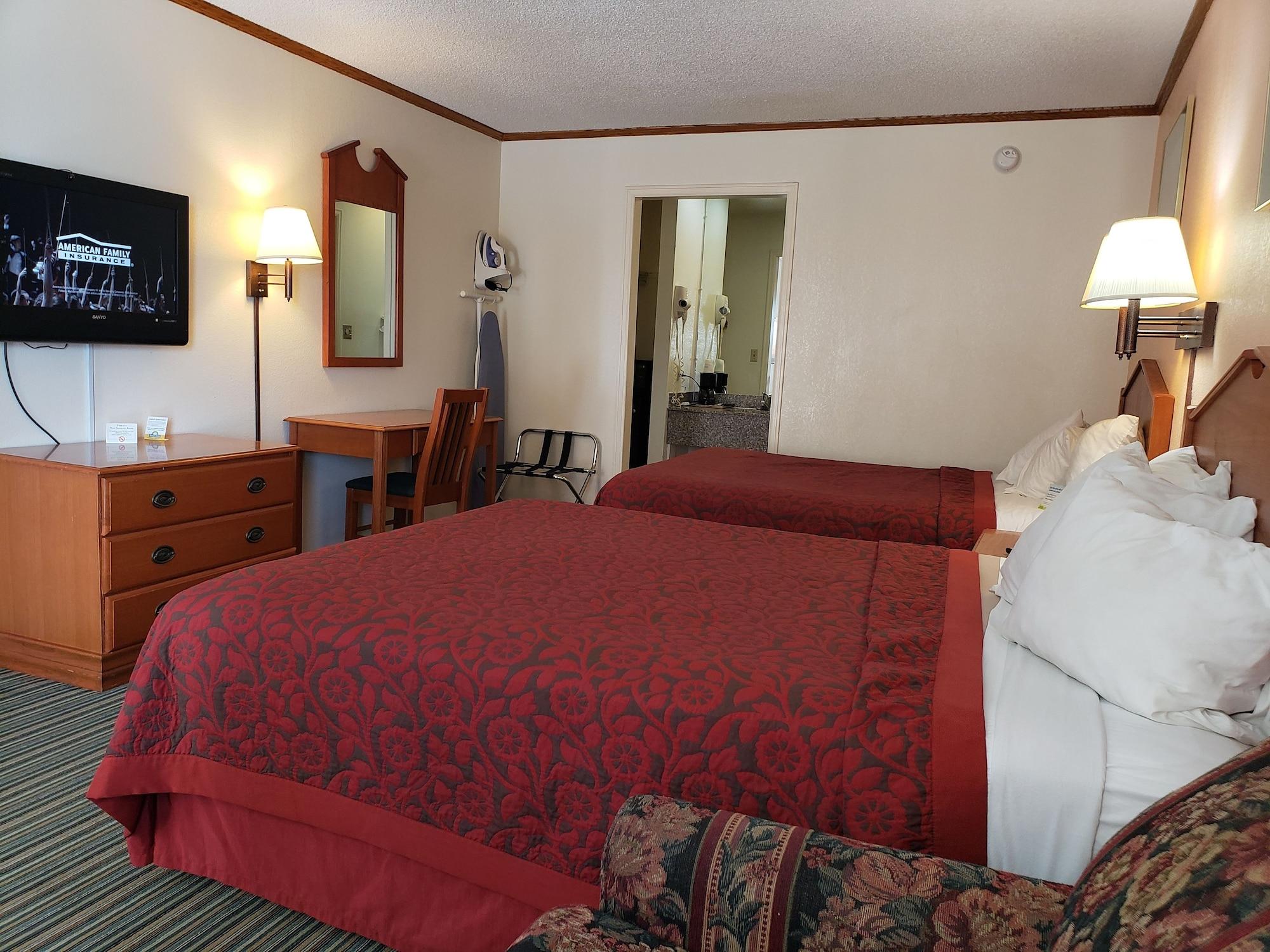 Days Inn By Wyndham Wichita West Near Airport Bagian luar foto